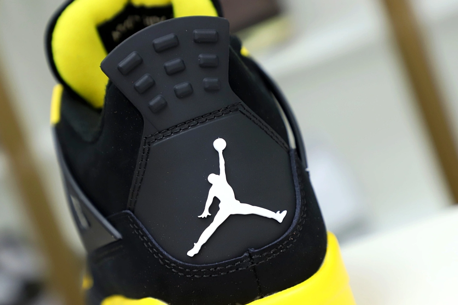 Air Jordan  Jordan4 2023 thunder 0926